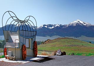 Strawberry Mountain - Grant County's informational covered wagon visitor center