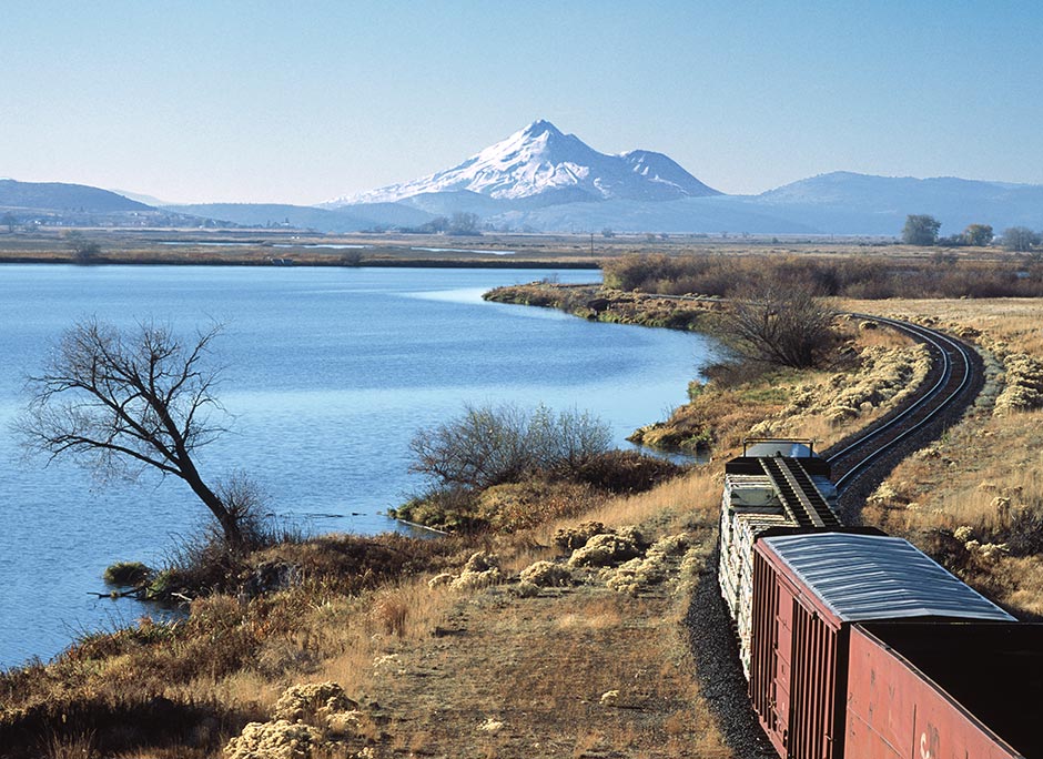 Mt Shasta Picture; Southern Oregon photos; Train on Ewuana Lake