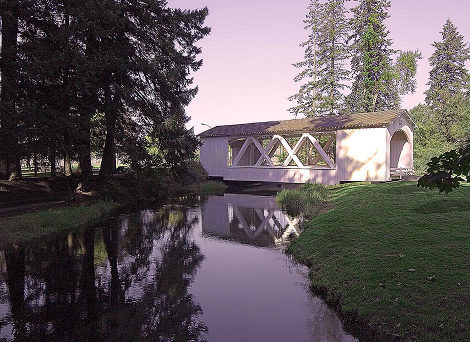 Stayton Oregon - Jordan Covered Bridge in Pioneer Park imported 1988 - burned down - rebuilt 1998!!