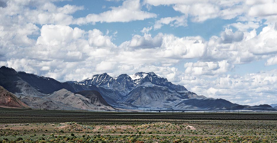 Oregon Basin Range photo - Alvord Desert is in the rainshadow of Steens Mountain