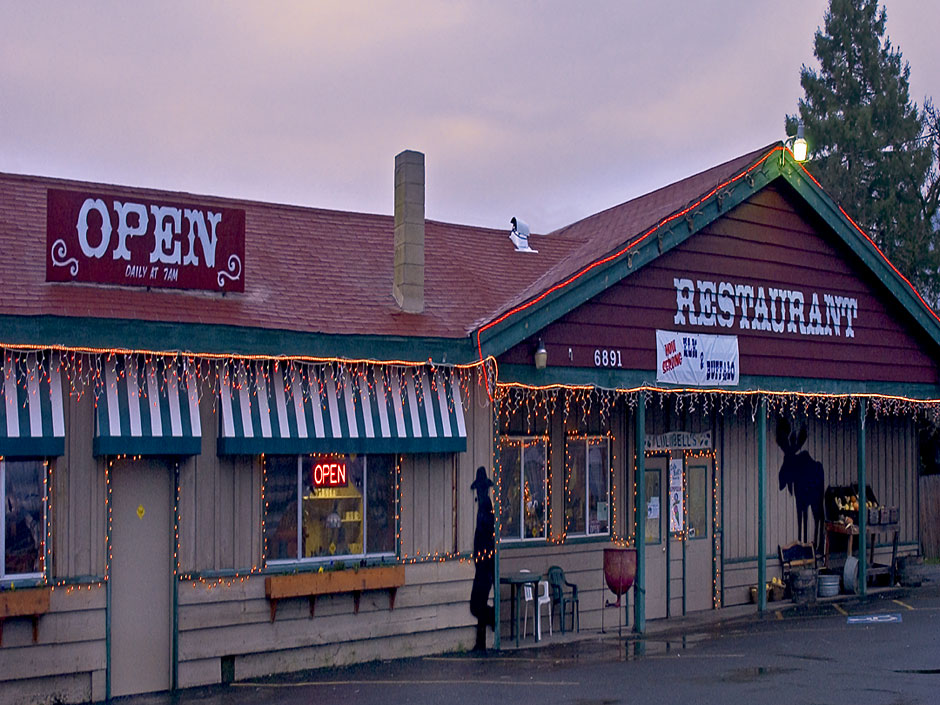 Metal Sculptures at a Diner in Murphy Oregon