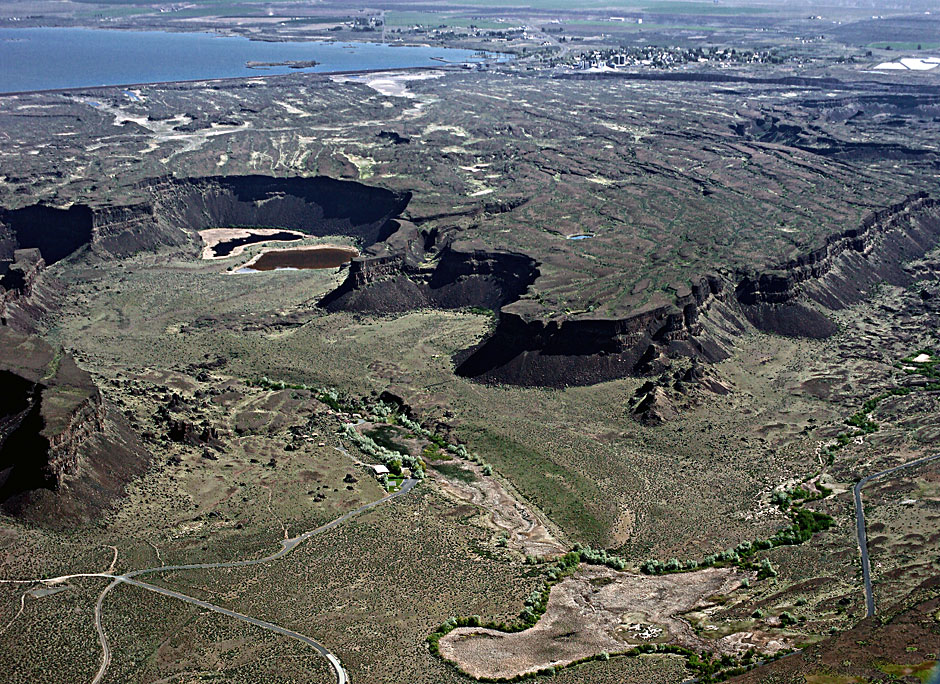 Buy this largest falls in history of world. 400 ft fall till Missoula Flood picture